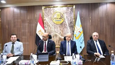 وزير العمل ومحافظ كفر الشيخ يوزّعان عقود عمل على ذوي الهمم وشهادات تقدير لأفضل خريجي الدورات التدريبية المهنية. وزير العمل ومحافظ كفر الشيخ يوزّعان عقود عمل على ذوي الهمم وشهادات تقدير لأفضل خريجي الدورات التدريبية المهنية.