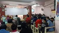 «أسطورة الإنجليزي» و«سيد الكيمياء».. تحذير من البرلمان بشأن إعلانات الدروس الخصوصية
