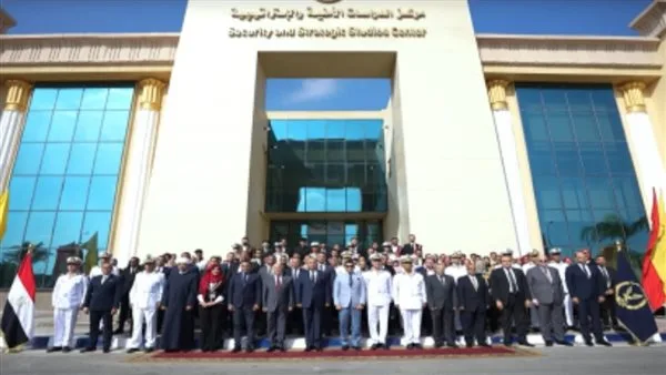أكاديمية الشرطة تنظم “الملتقى الثاني لثقافة المواطن الرقمي” بالشراكة مع وزارة الشباب والرياضة أكاديمية الشرطة تنظم “الملتقى الثاني لثقافة المواطن الرقمي” بالشراكة مع وزارة الشباب والرياضة