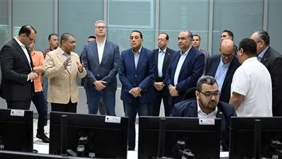 رئيس الوزراء يراقب جاهزية شبكة الغاز الطبيعي وتأمين الإمدادات من مركز التحكم بالعين السخنة رئيس الوزراء يراقب جاهزية شبكة الغاز الطبيعي وتأمين الإمدادات من مركز التحكم بالعين السخنة
