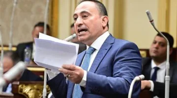 النائب محمد عبد الله زين الدين يدعو لمواجهة تفشي إعلانات الدروس الخصوصية على الجدران