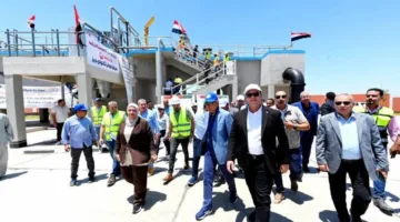 وزير الإسكان ومحافظ المنيا يزوران محطة معالجة الصرف الصحي في رطباط بمغاغة ضمن المبادرة الرئاسية “حياة كريمة”