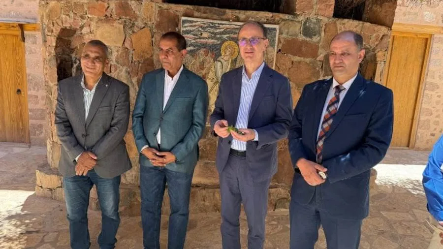 رئيس وزراء صربيا يقوم بزيارة لدير سانت كاترين في جنوب سيناء رئيس وزراء صربيا يقوم بزيارة لدير سانت كاترين في جنوب سيناء