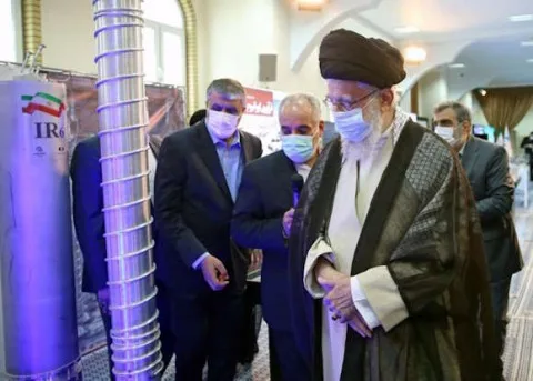 “نيويورك تايمز”: المرشد الإيراني يتخذ احتياطات ضد احتمال اغتياله ويحدد خلفاءه.