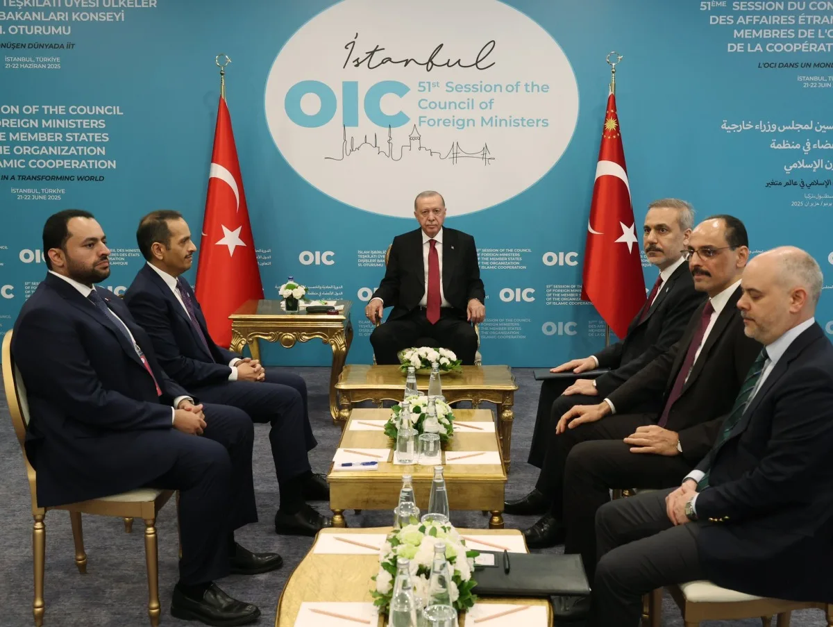 رئيس الوزراء: تناولت مع الرئيس أردوغان سُبل تعزيز التعاون وأحدث المستجدات في غزة والمنطقة رئيس الوزراء: تناولت مع الرئيس أردوغان سُبل تعزيز التعاون وأحدث المستجدات في غزة والمنطقة