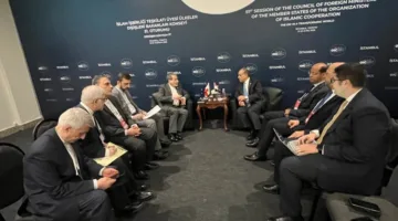وزير الخارجية يجتمع بنظيره الإيراني في إسطنبول