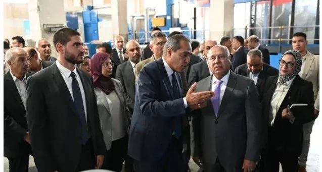 نائب رئيس الوزراء ووزير الصناعة والنقل يزور خطوط الإنتاج الحديثة في مصنع “مكارم تكس” نائب رئيس الوزراء ووزير الصناعة والنقل يزور خطوط الإنتاج الحديثة في مصنع “مكارم تكس”