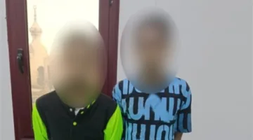 الداخلية توضح حقيقة صورة ‘السلاح الأوتوماتيكي’ التي تم تداولها عن شابين على وسائل التواصل الاجتماعي