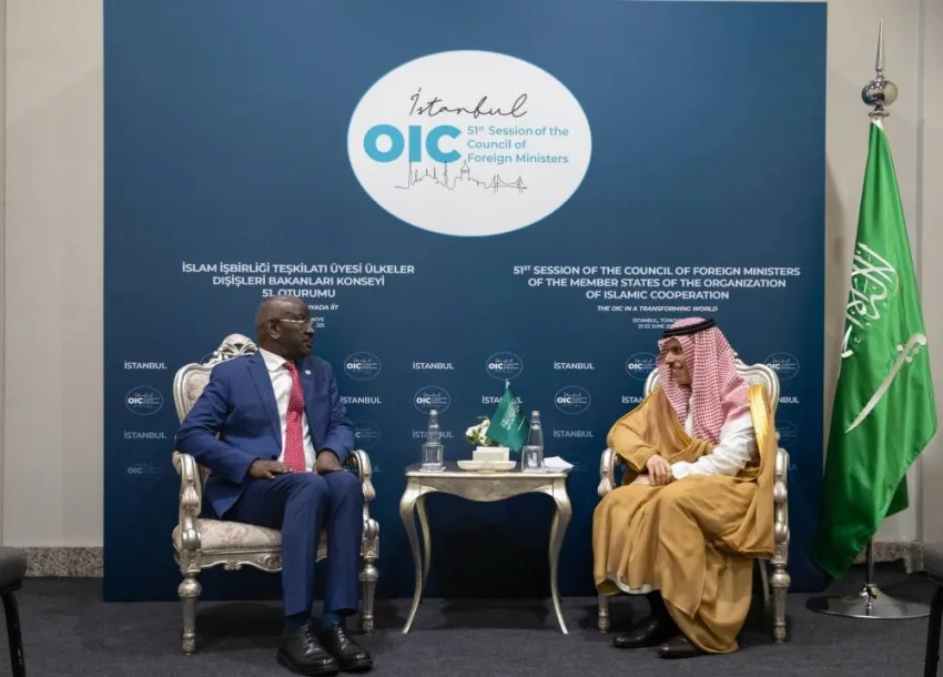 وزير الخارجية ونظيره من موريتانيا يتناولان التطورات الإقليمية والدولية وزير الخارجية ونظيره من موريتانيا يتناولان التطورات الإقليمية والدولية