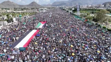 مشاركون في مليونية السبعين باليمن يؤكدون دعمهم لغزة والجمهورية الإسلامية.