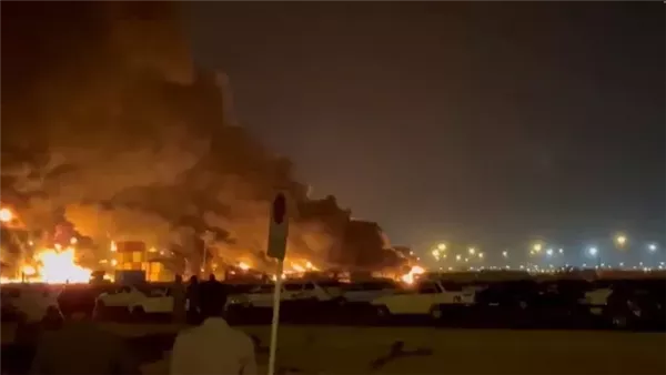 إعلام إيراني: الدفاعات الجوية تواصل نجاحاتها في مواجهة الهجمات ببندرعباس إعلام إيراني: الدفاعات الجوية تواصل نجاحاتها في مواجهة الهجمات ببندرعباس
