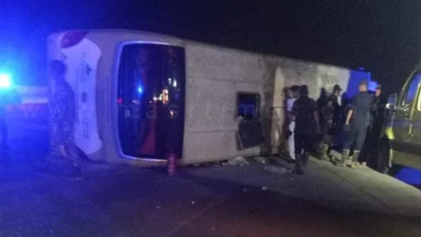 ميكروباص ينقلب على محور 30 يونيو بجنوب بورسعيد ويتسبب في إصابة 10 أفراد