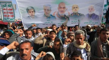 الحوثيون يلوحون باستهداف السفن الأمريكية في البحر الأحمر