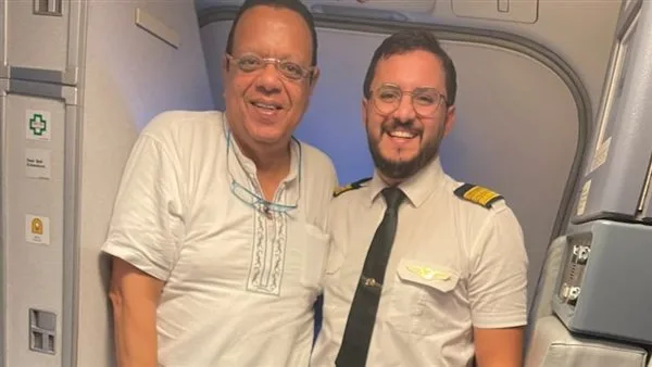 طيار من بورسعيد يُفاجئ والده على متن الطائرة.. فيديو مؤثر يتصدر قائمة تريندات عيد الأب طيار من بورسعيد يُفاجئ والده على متن الطائرة.. فيديو مؤثر يتصدر قائمة تريندات عيد الأب