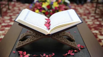 كامل علامات الساعة الصغرى: استكشف 70 علامة مع الأدلة