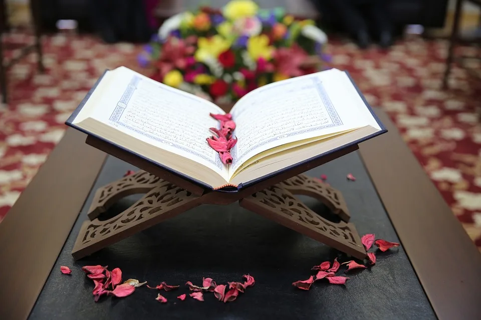 كامل علامات الساعة الصغرى: استكشف 70 علامة مع الأدلة كامل علامات الساعة الصغرى: استكشف 70 علامة مع الأدلة