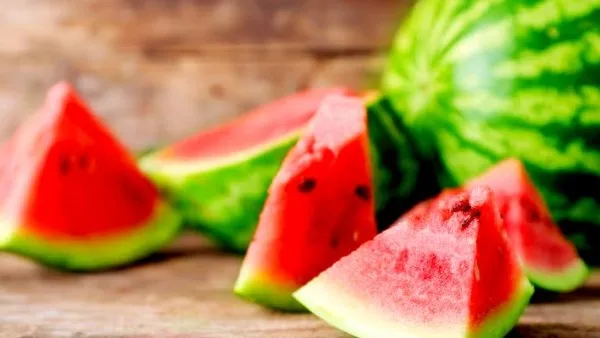 ما هي تأثيرات الإفراط في تناول البطيخ على الجسم؟ ما هي تأثيرات الإفراط في تناول البطيخ على الجسم؟