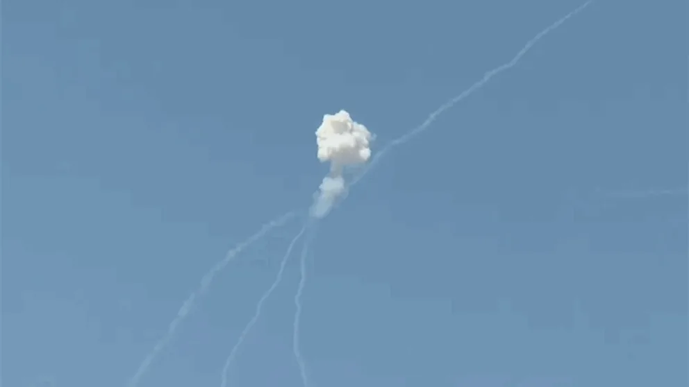 حيفا وتل أبيب عقب الهجمات الصاروخية الإيرانية (فيديو) حيفا وتل أبيب عقب الهجمات الصاروخية الإيرانية (فيديو)