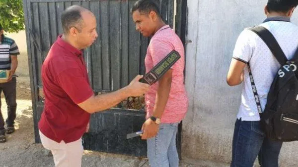 طلاب ثانوية 2025 يتوجهون إلى امتحانات اللغة العربية وسط إجراءات مشددة طلاب ثانوية 2025 يتوجهون إلى امتحانات اللغة العربية وسط إجراءات مشددة
