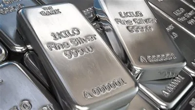 الفضة تستمر في الصعود على الصعيدين المحلي والدولي.. وعيار 800 يتخطى الـ 51 جنيهًا الفضة تستمر في الصعود على الصعيدين المحلي والدولي.. وعيار 800 يتخطى الـ 51 جنيهًا