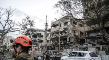 إيران تكشف عن قصف مطار بن غوريون ومرافق إسرائيلية “حساسة” بصواريخ جديدة، مع تقارير عن 16 إصابة وأضرار واسعة النطاق.