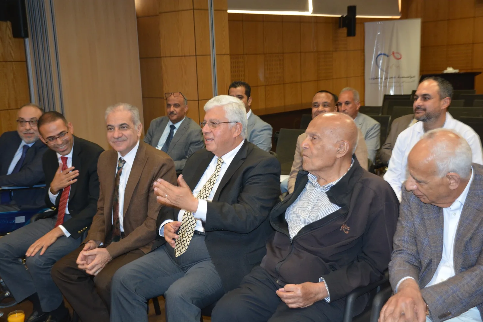 وزير التعليم العالي والبروفيسور مجدي يعقوب يشاركان في مراسم توقيع اتفاقية تعاون وزير التعليم العالي والبروفيسور مجدي يعقوب يشاركان في مراسم توقيع اتفاقية تعاون