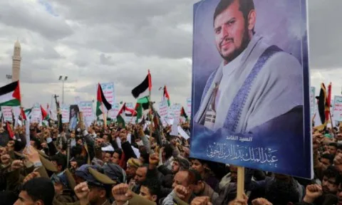 جماعة أنصار الله تعتبر الهجمات الأمريكية بمثابة إعلان حرب على الشعب الإيراني جماعة أنصار الله تعتبر الهجمات الأمريكية بمثابة إعلان حرب على الشعب الإيراني