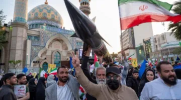 إيرانيون: لن نترك طهران وسنرد على إسرائيل بقوة أكبر