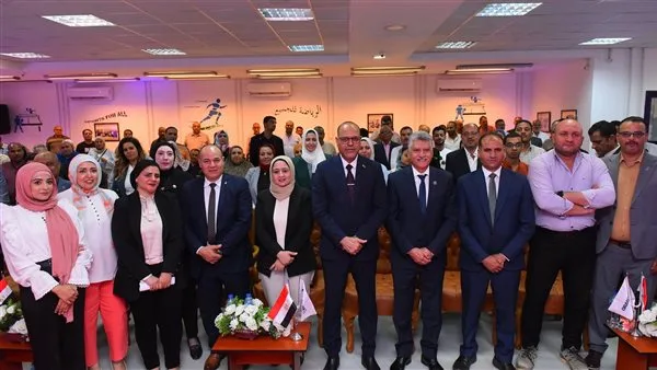 وزير العمل يوزع 50 عقد عمل على ذوي الهمم في القاهرة ويشدد على مواصلة جهود تعزيز التمكين الاقتصادي وزير العمل يوزع 50 عقد عمل على ذوي الهمم في القاهرة ويشدد على مواصلة جهود تعزيز التمكين الاقتصادي