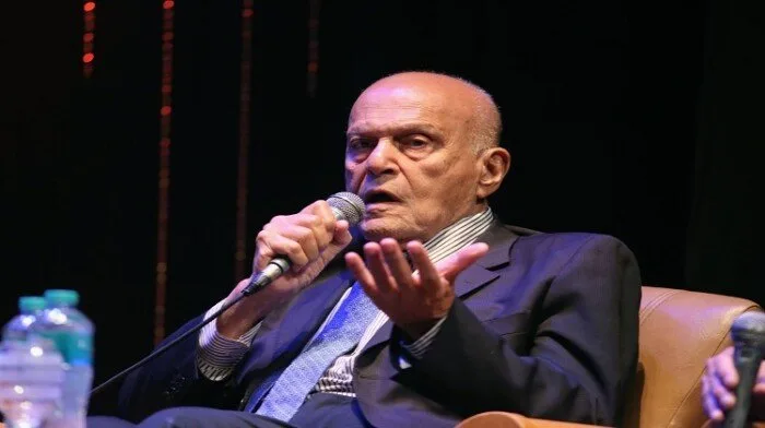 وزارة الثقافة تكرم الجراح المصري الشهير الدكتور مجدي يعقوب وتكشف عن تفاصيل تمثاله. وزارة الثقافة تكرم الجراح المصري الشهير الدكتور مجدي يعقوب وتكشف عن تفاصيل تمثاله.
