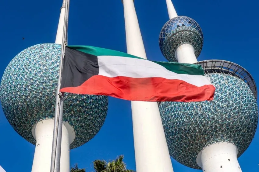 الكويت تُطلق خطة طوارئ من خلال تدابير احتياطية واسعة تشمل تجهيز الملاجئ في مجمع الوزارات.