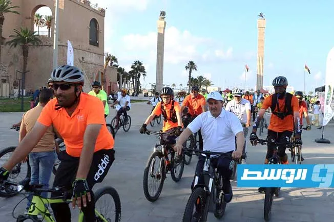 بالصور.. سباق دراجات “السلام” يجوب شوارع وميادين طرابلس بالصور.. سباق دراجات “السلام” يجوب شوارع وميادين طرابلس