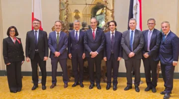 وزير الاتصالات يناقش مع مسؤولي الشركات التكنولوجية العالمية الكبرى فرص نمو الاستثمارات
