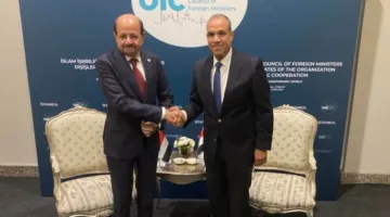 اجتماع وزير الخارجية ووزير الهجرة مع نظيره اليمني