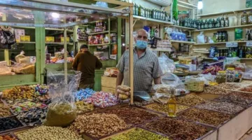 العراق يزيد احتياطياته من السلع والمحاصيل ويخفض رسوم المواد الغذائية إلى “صفر”