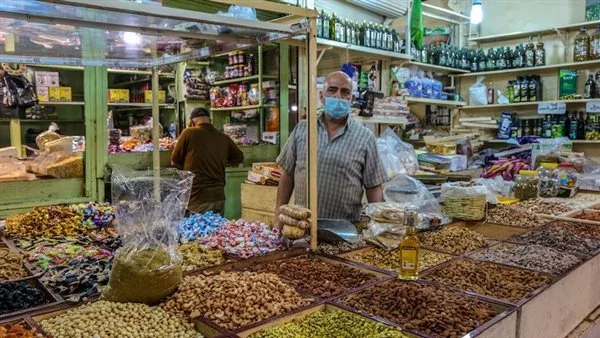 العراق يزيد احتياطياته من السلع والمحاصيل ويخفض رسوم المواد الغذائية إلى “صفر”