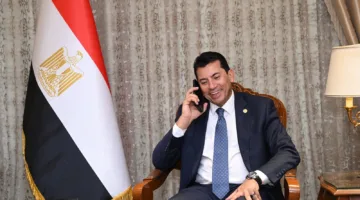 وزير الرياضة يهنئ رئيس اتحاد الجمباز بالفوز بفضيتين في بطولة العالم لناشئي الجمباز