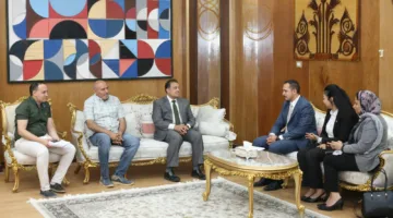 رئيس جامعة جنوب الوادي يلتقي بوفد من البنك الأهلي لمناقشة تعزيز التعاون المشترك