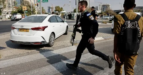 إيران: توقيف 53 فردًا للاشتباه في علاقتهم بهجمات إسرائيلية إيران: توقيف 53 فردًا للاشتباه في علاقتهم بهجمات إسرائيلية
