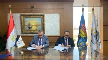 محافظ أسيوط ورئيس صندوق التنمية الحضرية يبرمان اتفاقية تعاون لتعزيز البيئة العمرانية