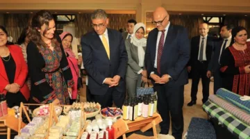 افتتاح معرض التراث في الجيزة بمشاركة 60 عارضاً، والمحافظ يؤكد: المعرض يعكس تأييد الصناعات الحرفية.