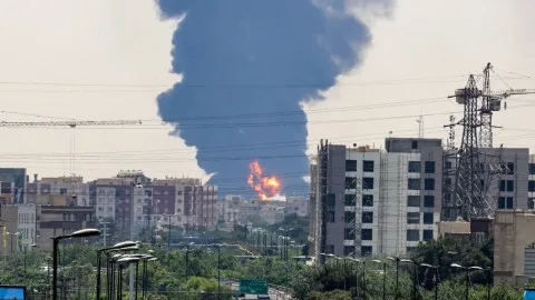 الجيش الإسرائيلي يعلن عن قصف العاصمة الإيرانية طهران والمناطق الغربية من إيران. الجيش الإسرائيلي يعلن عن قصف العاصمة الإيرانية طهران والمناطق الغربية من إيران.