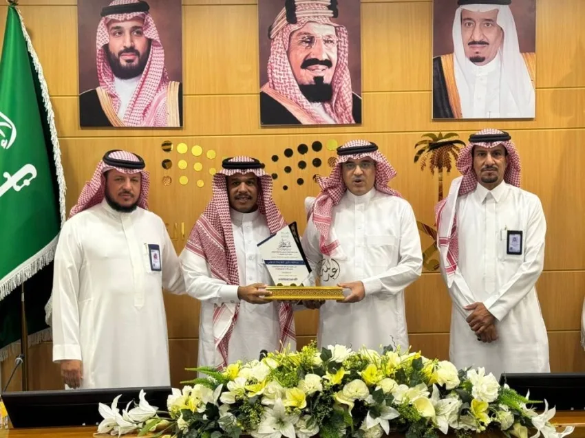 مدير التعليم في الطائف يكرم رؤساء مكاتب التعليم مدير التعليم في الطائف يكرم رؤساء مكاتب التعليم