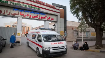 ثلاثة قتلى جراء استهداف سيارة إسعاف في قصف إسرائيلي داخل إيران