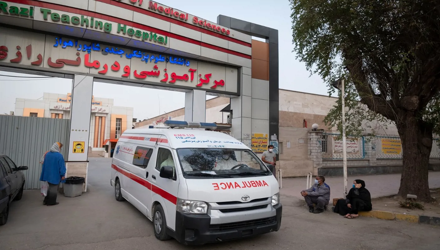 ثلاثة قتلى جراء استهداف سيارة إسعاف في قصف إسرائيلي داخل إيران ثلاثة قتلى جراء استهداف سيارة إسعاف في قصف إسرائيلي داخل إيران