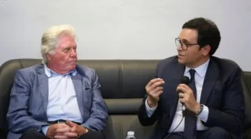 وزير الثقافة يطالب بتنظيم معرض حول “الفنون التشكيلية والسينما”