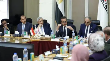 وزير الصحة يستعرض الاستراتيجية المقبلة لشركة «ڤاكسيرا»