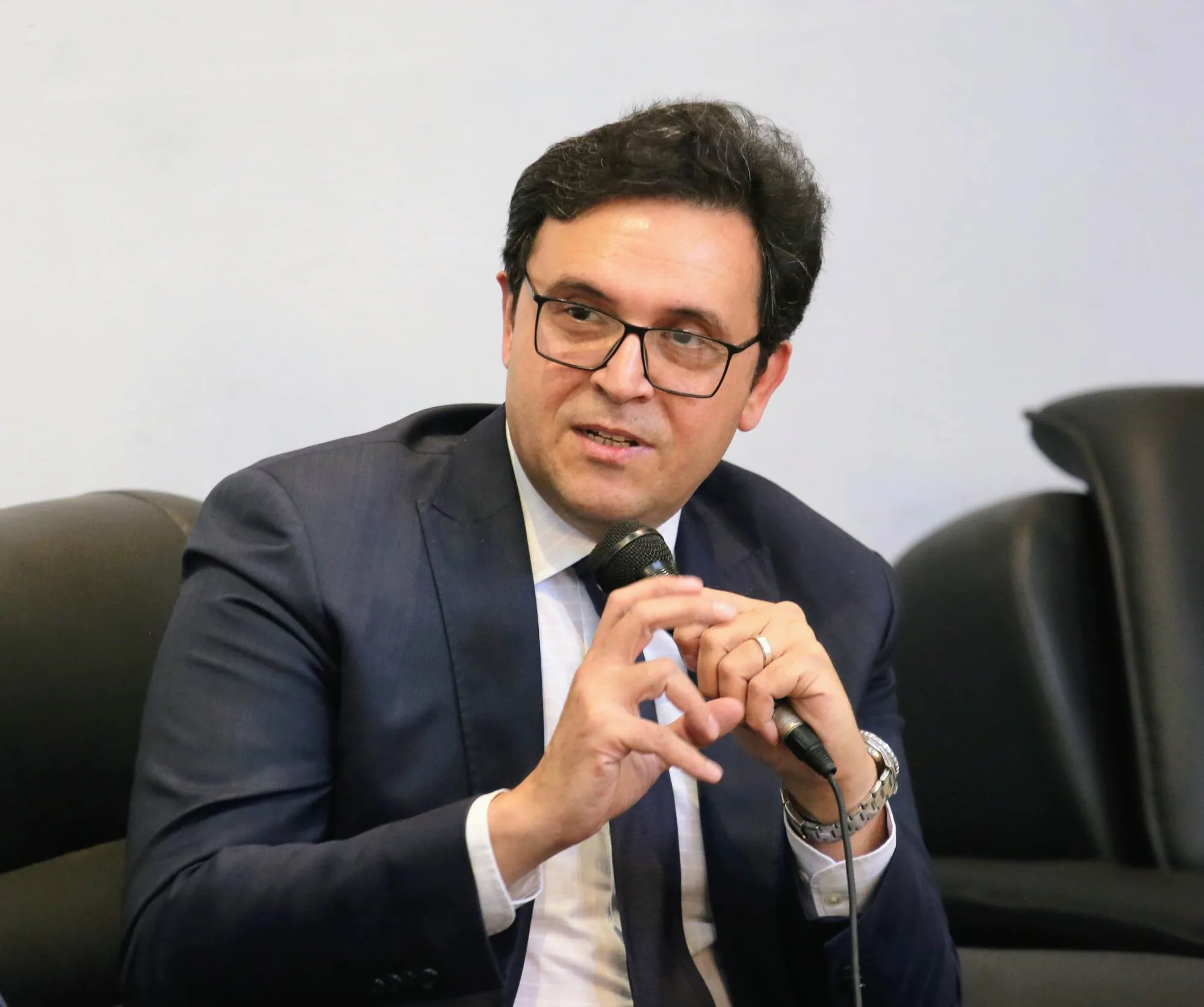 وزير الثقافة يطالب بتنظيم معرض فني بالتزامن مع بدء مهرجان القاهرة السينمائي وزير الثقافة يطالب بتنظيم معرض فني بالتزامن مع بدء مهرجان القاهرة السينمائي