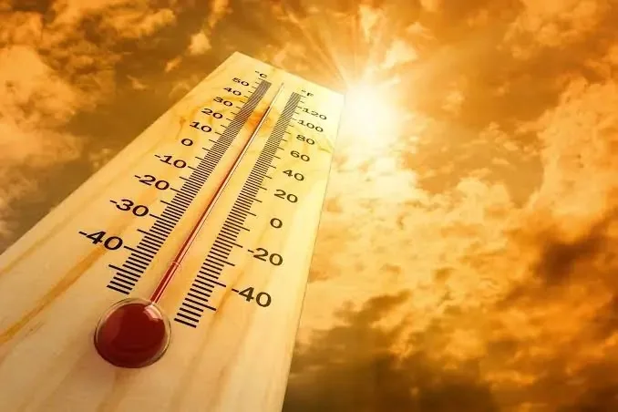 توقعات الطقس ليوم الإثنين 23 يونيو 2025: الأرصاد تحذر من رياح شديدة وارتفاع درجات الحرارة نتيجة منخفض الهند.