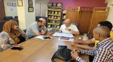 اجتماع لجنة الموارد البشرية لبحث منح العلاوة التشجيعية لموظفي الصحة في قنا